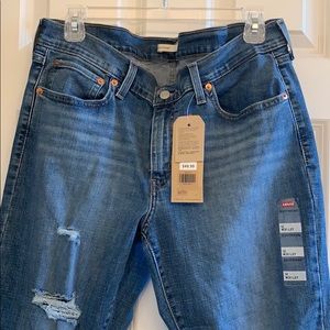 Levi’s Boyfriend Crop Jeans